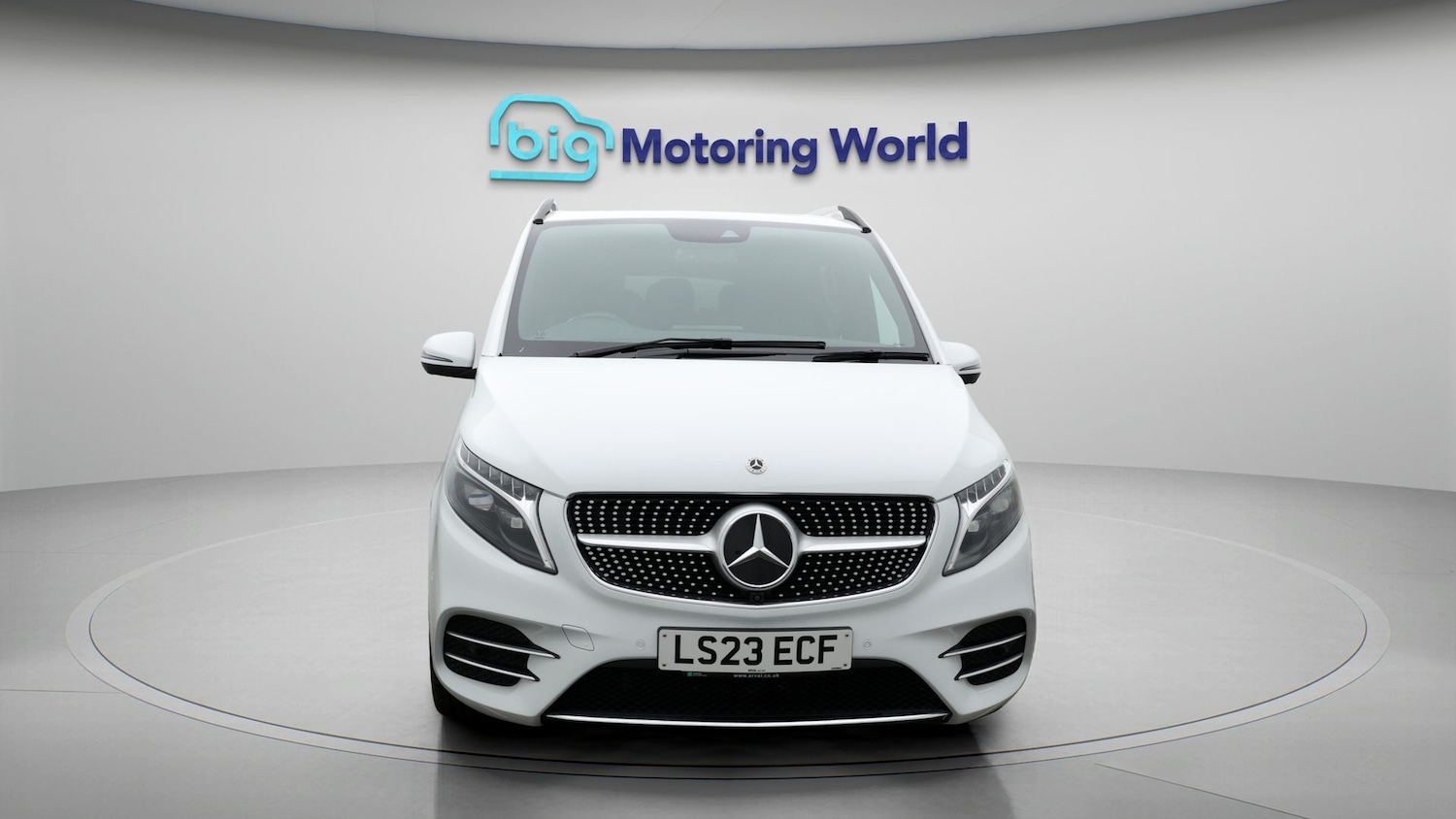 Used Mercedes-Benz V-Class 2023 for sale - 77617615: Photo 2