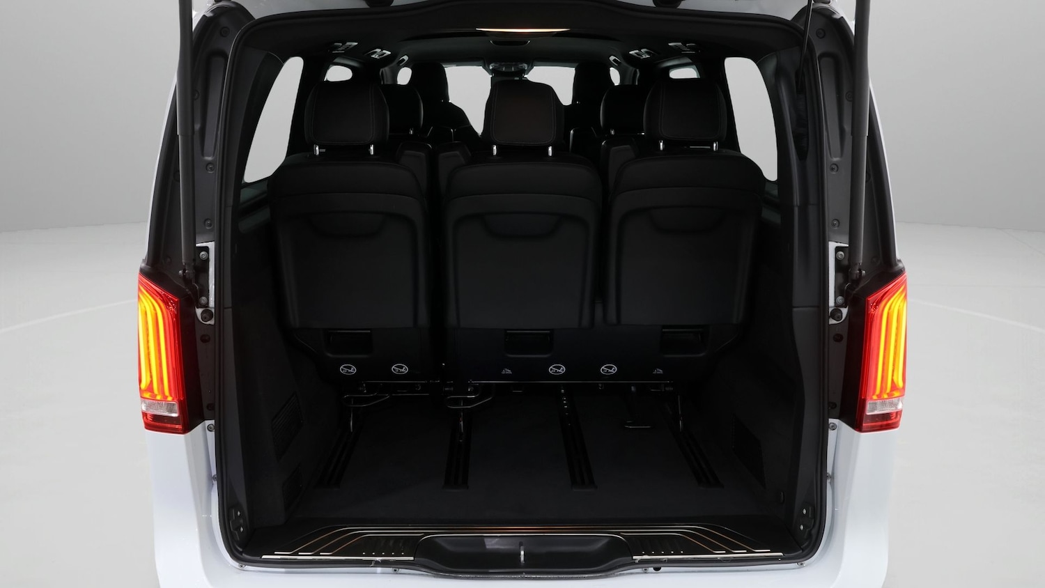 Used Mercedes-Benz V-Class 2023 for sale - 77617615: Photo 21