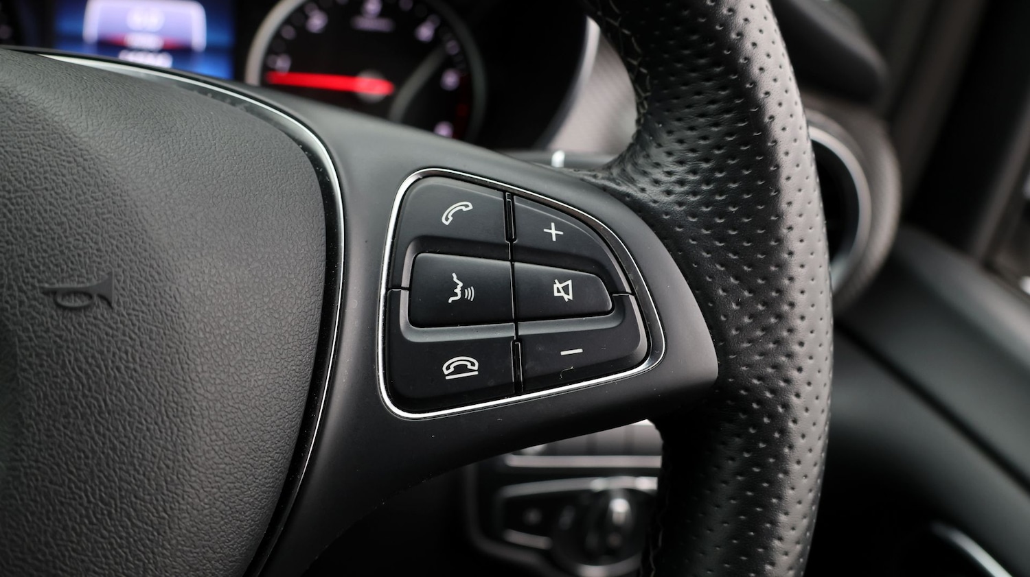 Used Mercedes-Benz V-Class 2023 for sale - 77617615: Photo 27