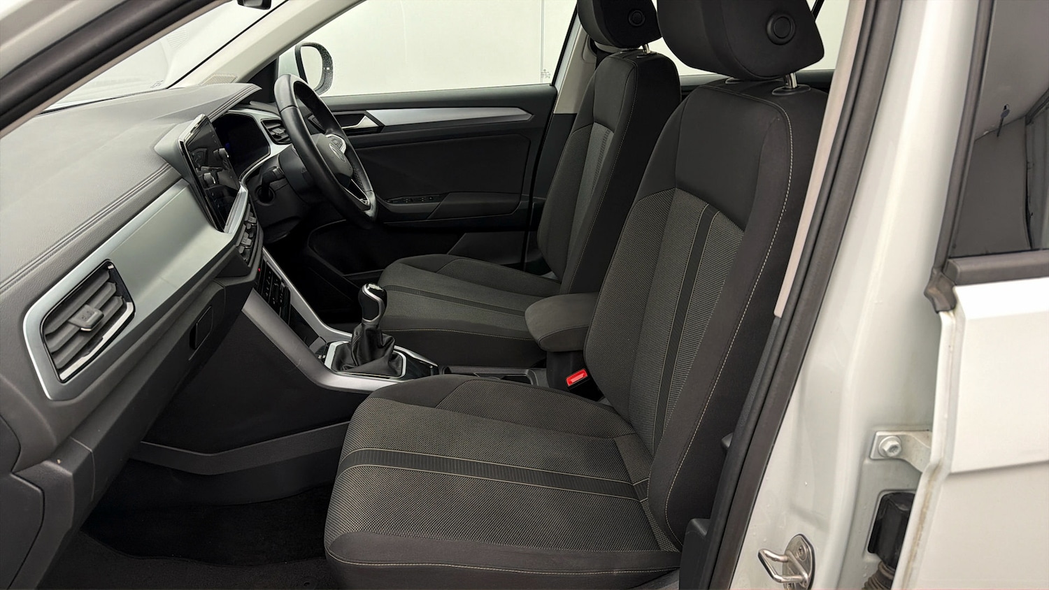 Used Volkswagen T-Roc 2023 for sale - 78089383: Photo 13