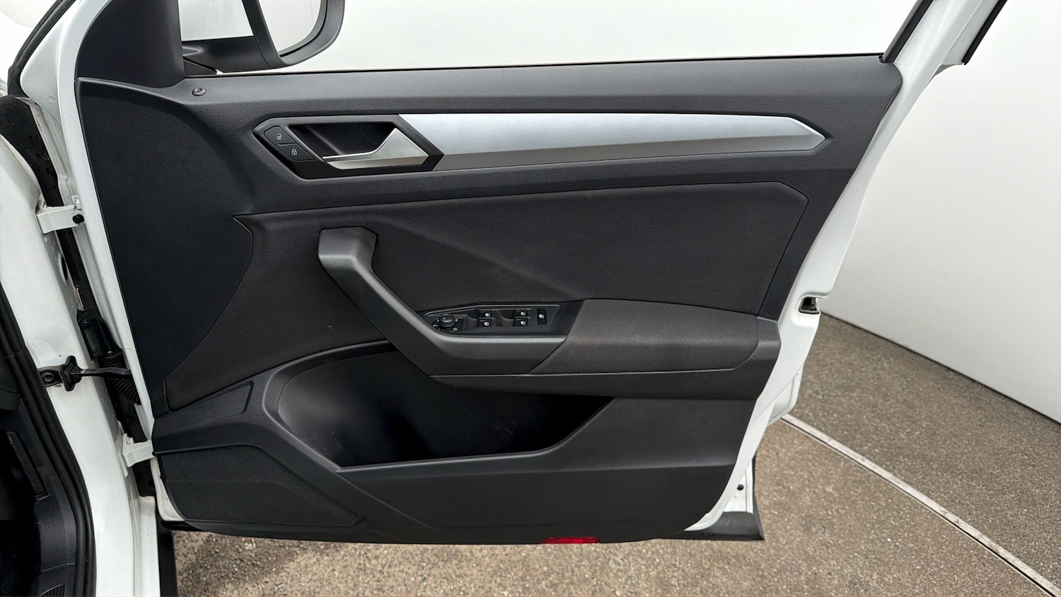 Used Volkswagen T-Roc 2023 for sale - 78089383: Photo 14