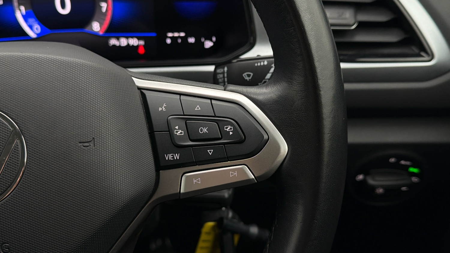 Used Volkswagen T-Roc 2023 for sale - 78089383: Photo 22