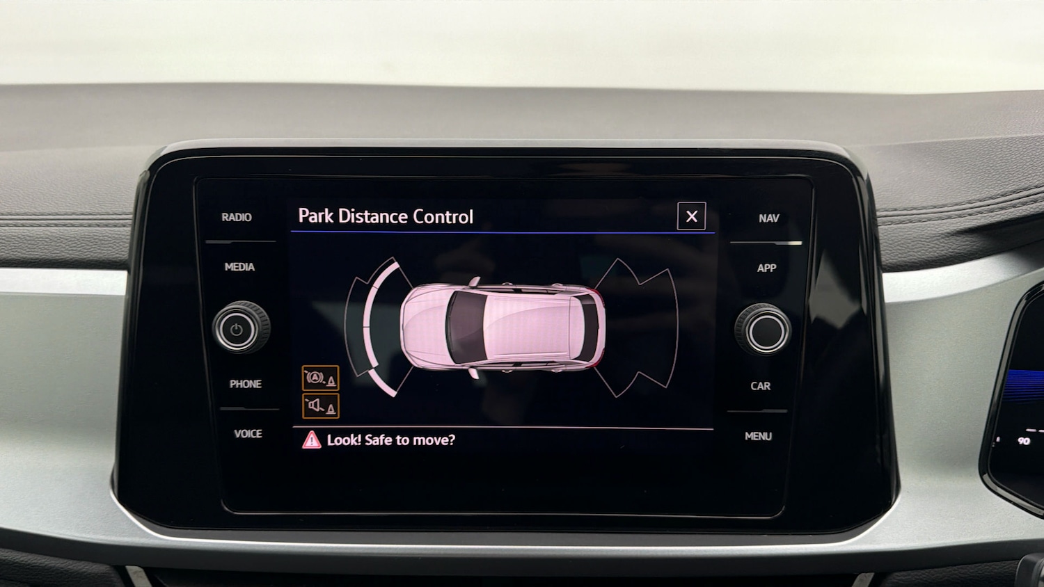 Used Volkswagen T-Roc 2023 for sale - 78089383: Photo 25