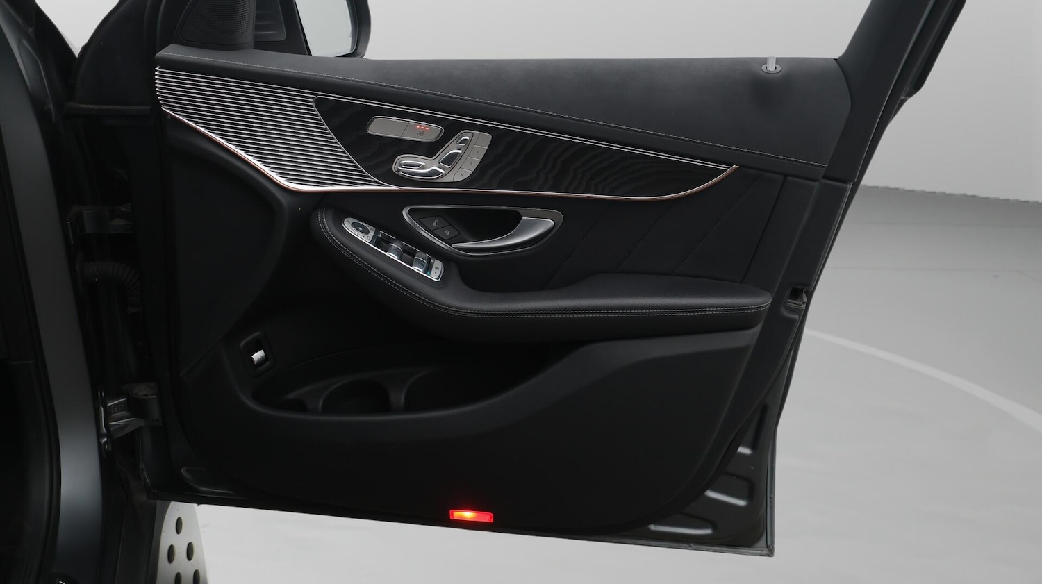 Used Mercedes-Benz EQC 2022 for sale - 76423050: Photo 16