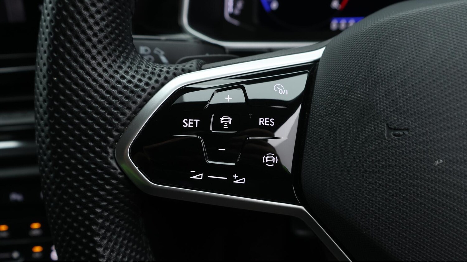 Used Volkswagen T-Roc 2022 for sale - 76189155: Photo 24