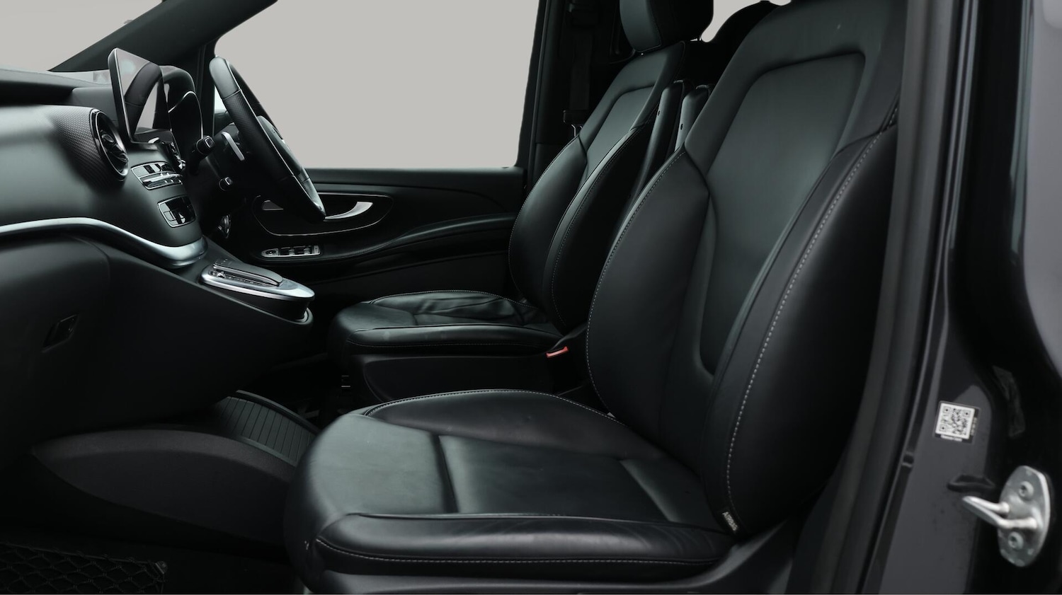 Used Mercedes-Benz V-Class 2023 for sale - 76484430: Photo 15