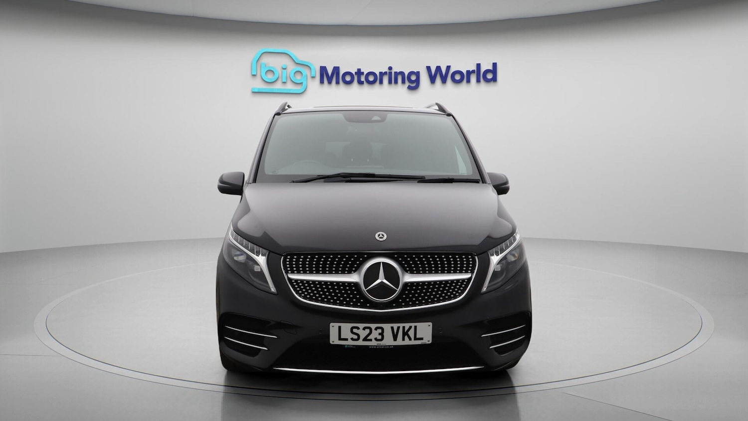 Used Mercedes-Benz V-Class 2023 for sale - 76484430: Photo 3