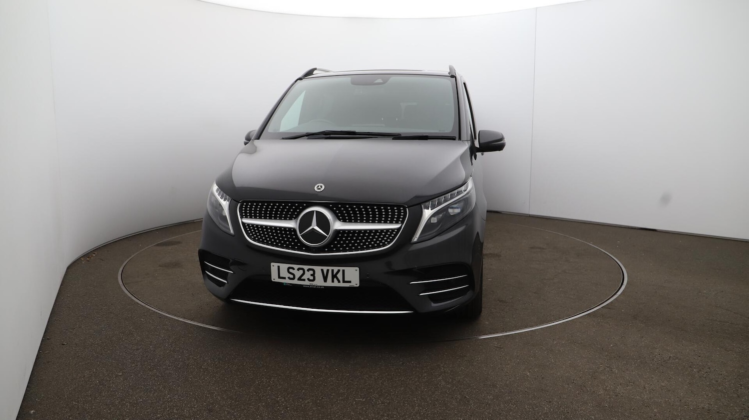 Used Mercedes-Benz V-Class 2023 for sale - 76484430: Photo 40