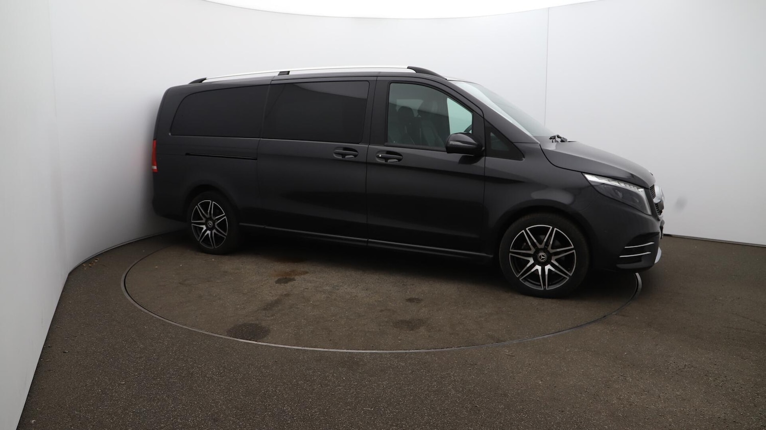 Used Mercedes-Benz V-Class 2023 for sale - 76484430: Photo 47