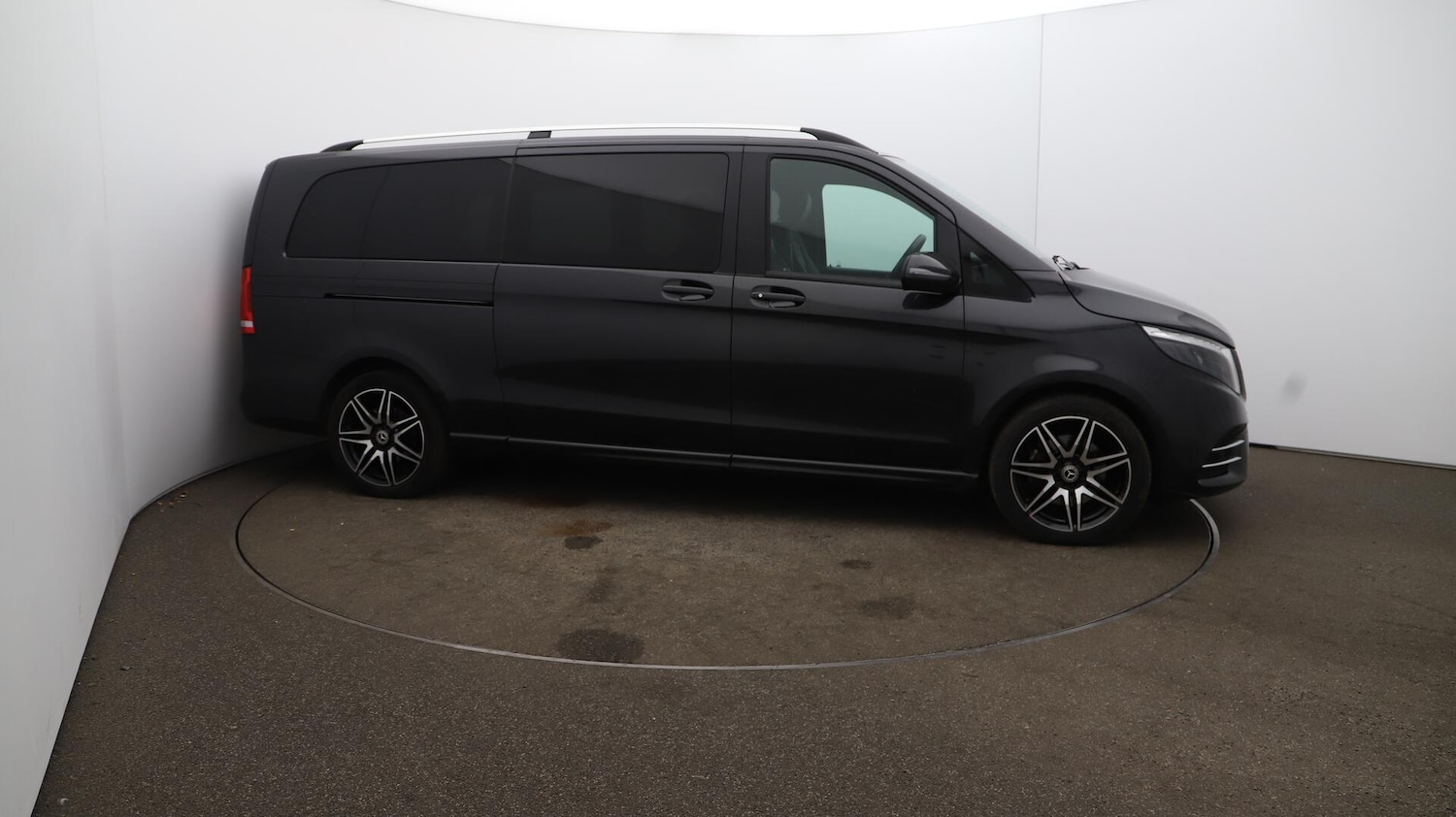 Used Mercedes-Benz V-Class 2023 for sale - 76484430: Photo 49