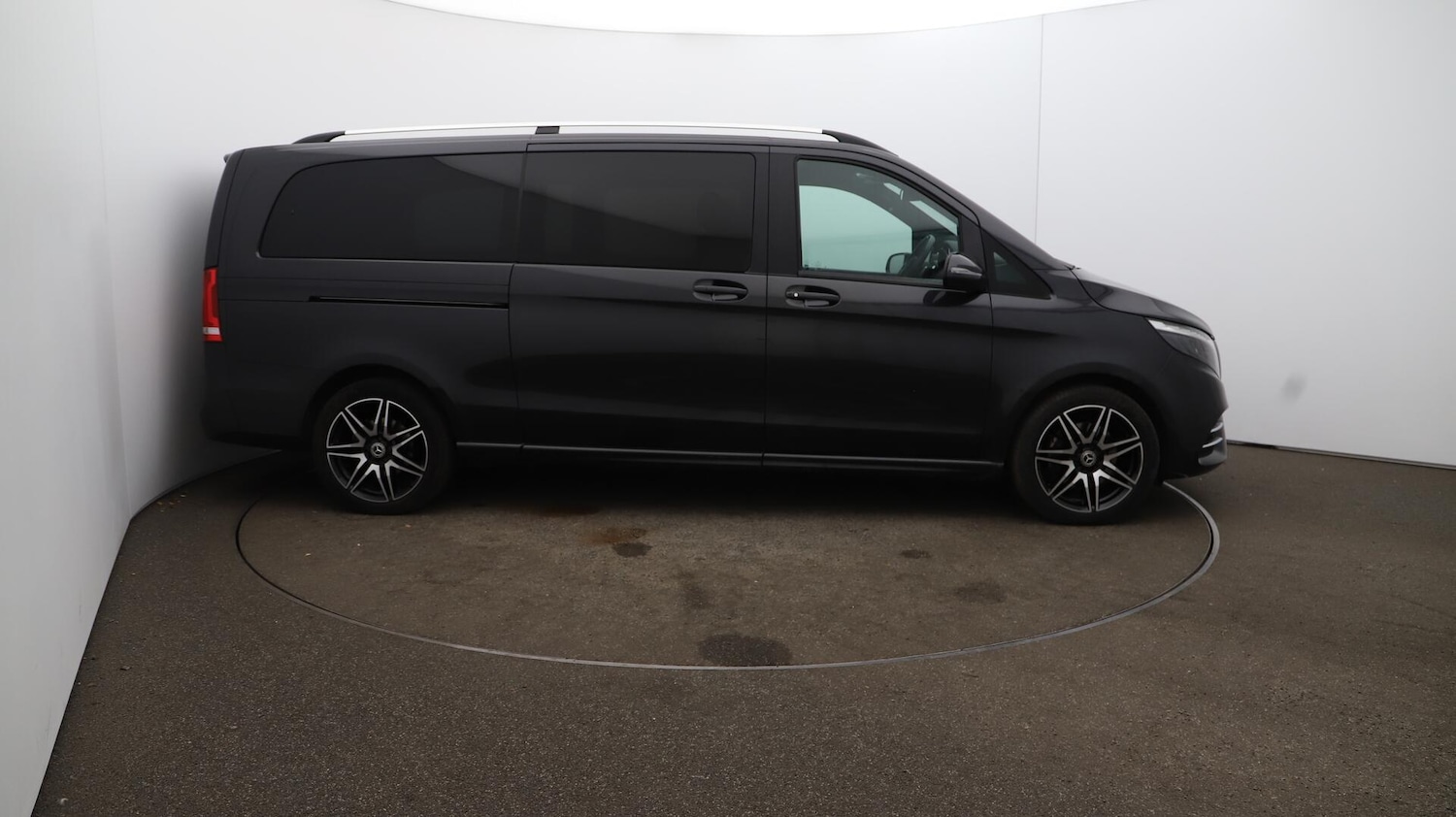 Used Mercedes-Benz V-Class 2023 for sale - 76484430: Photo 50