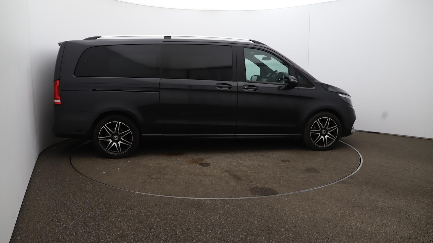 Used Mercedes-Benz V-Class 2023 for sale - 76484430: Photo 51