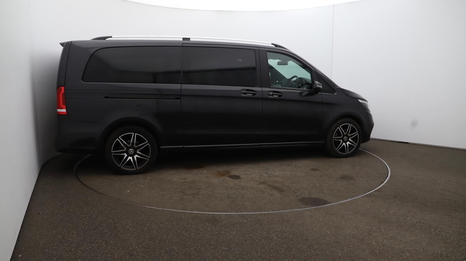 Used Mercedes-Benz V-Class 2023 for sale - 76484430: Photo 52