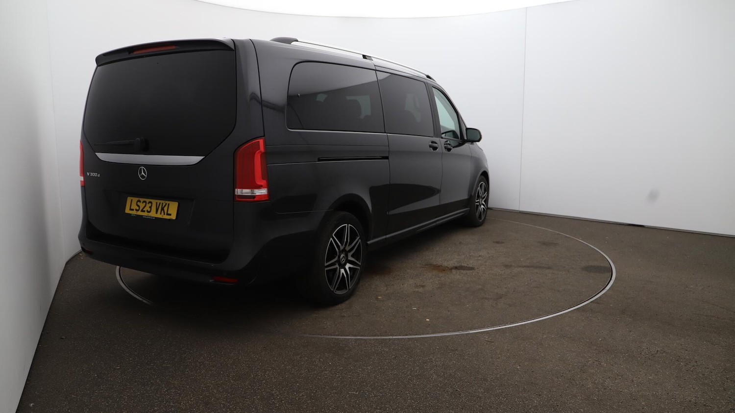 Used Mercedes-Benz V-Class 2023 for sale - 76484430: Photo 56