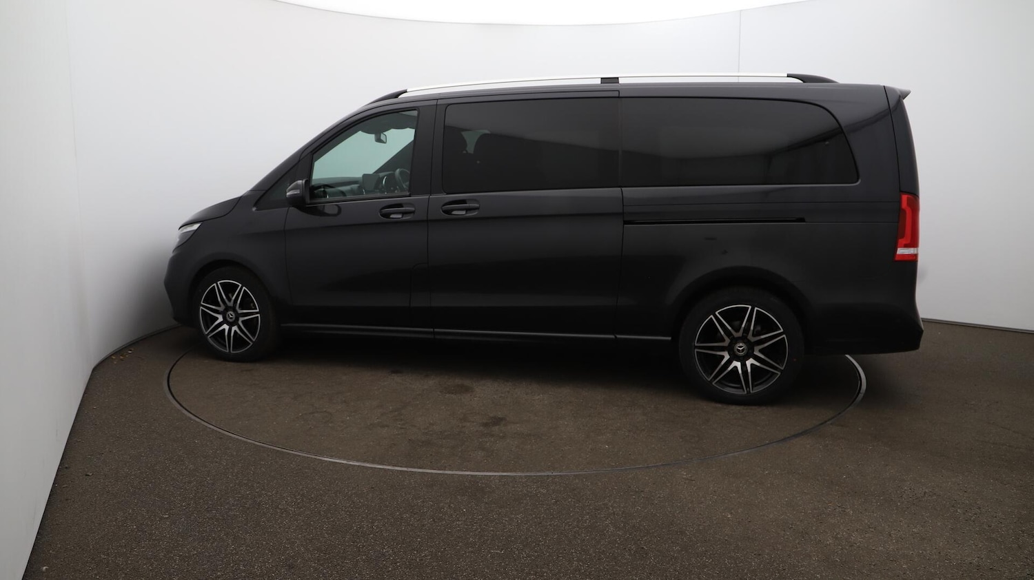 Used Mercedes-Benz V-Class 2023 for sale - 76484430: Photo 59