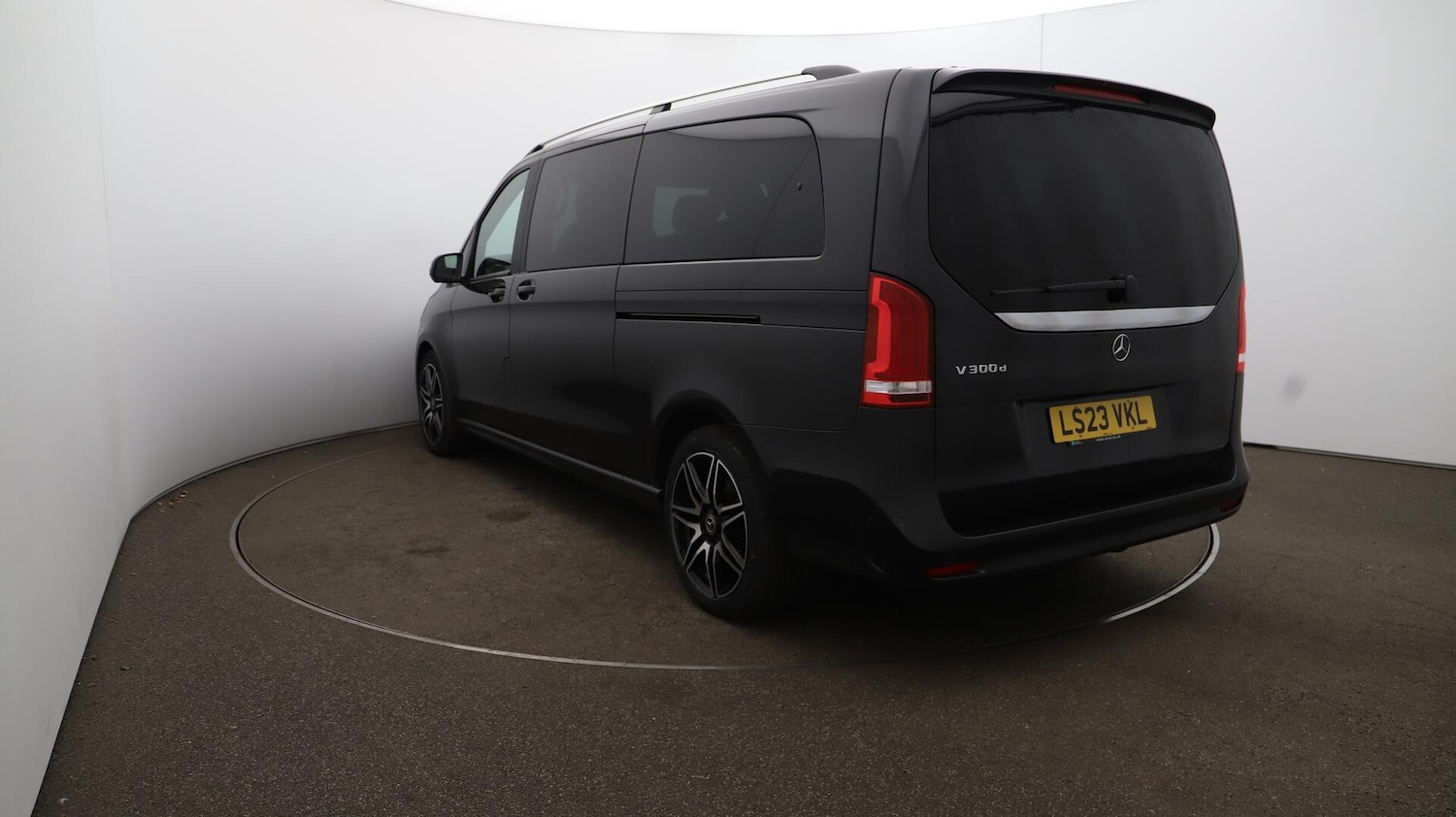 Used Mercedes-Benz V-Class 2023 for sale - 76484430: Photo 63