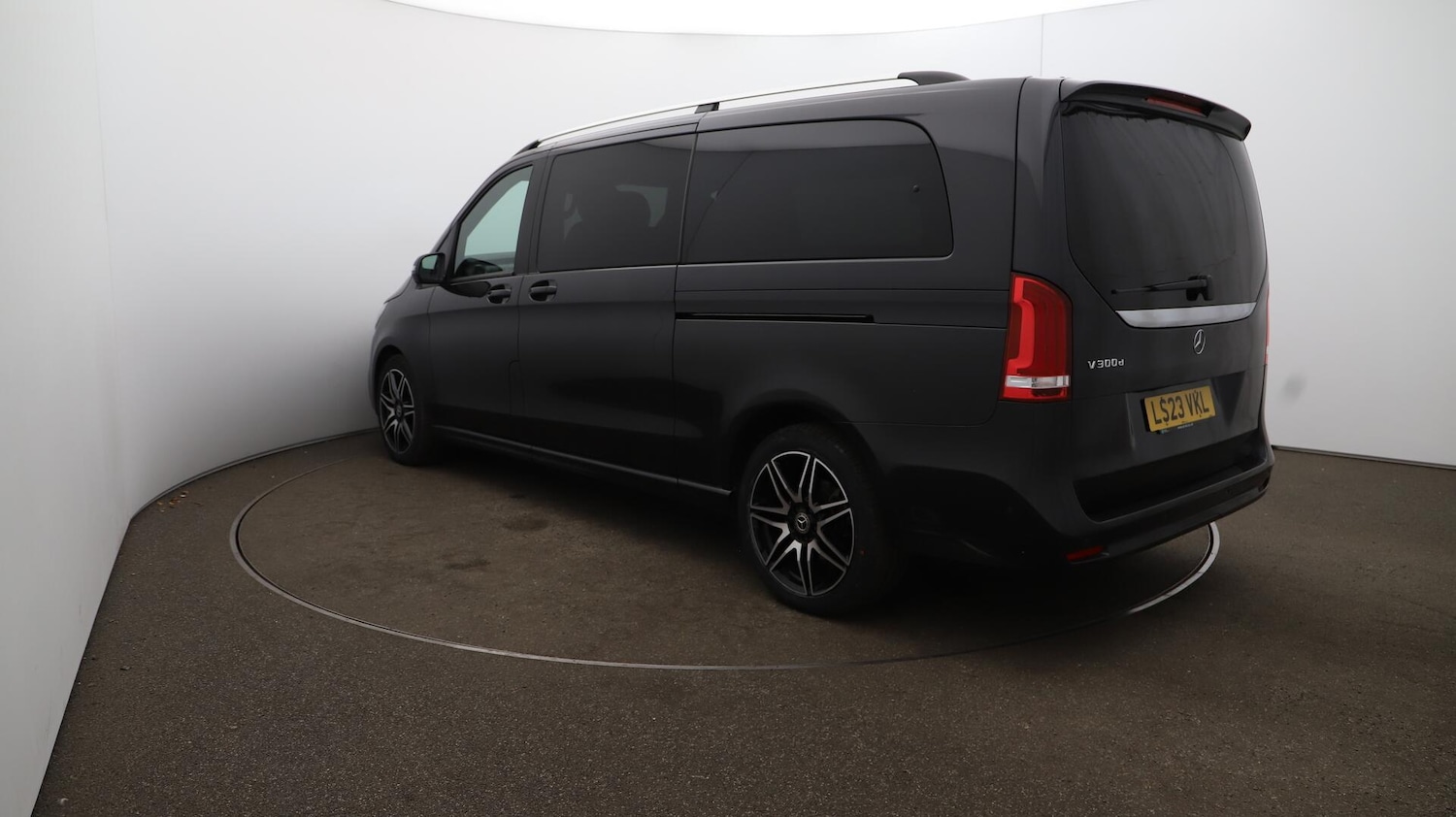 Used Mercedes-Benz V-Class 2023 for sale - 76484430: Photo 64