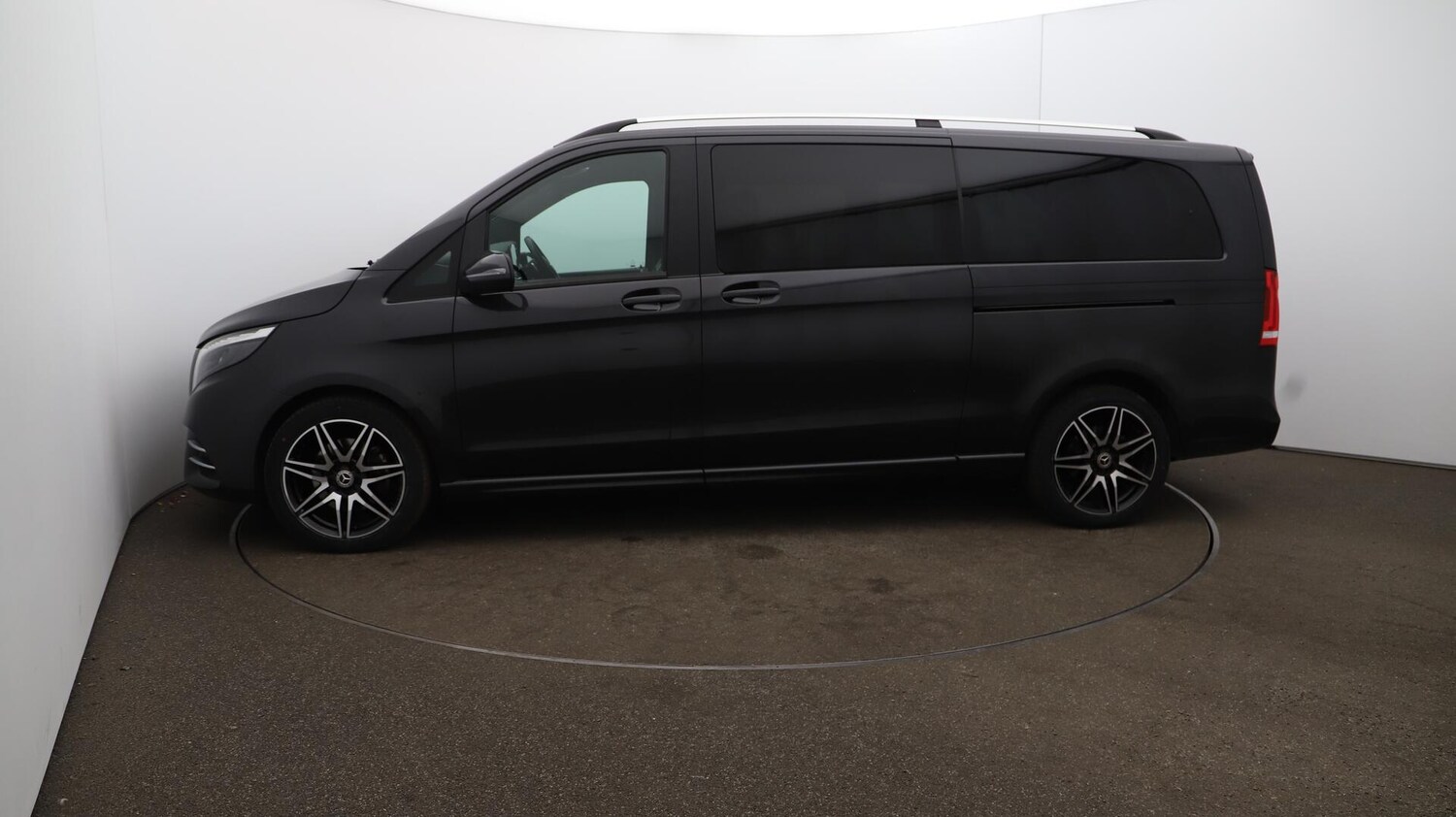 Used Mercedes-Benz V-Class 2023 for sale - 76484430: Photo 66