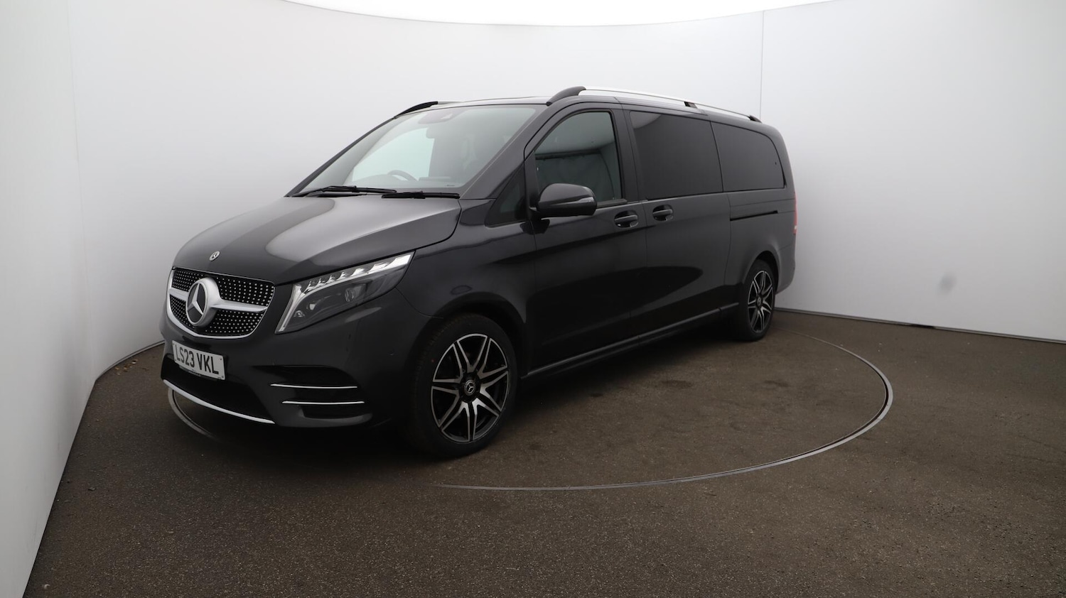 Used Mercedes-Benz V-Class 2023 for sale - 76484430: Photo 70