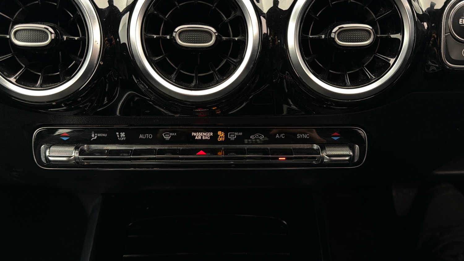 Used Mercedes-Benz GLA 2020 for sale - 77903391: Photo 11