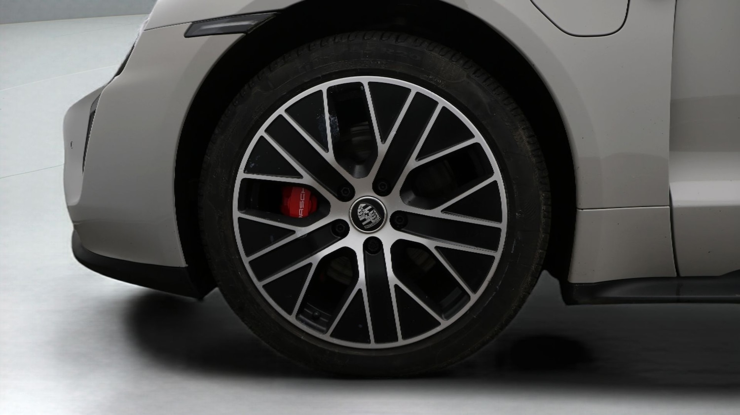 Used Porsche Taycan 2023 for sale - 77536132: Photo 18