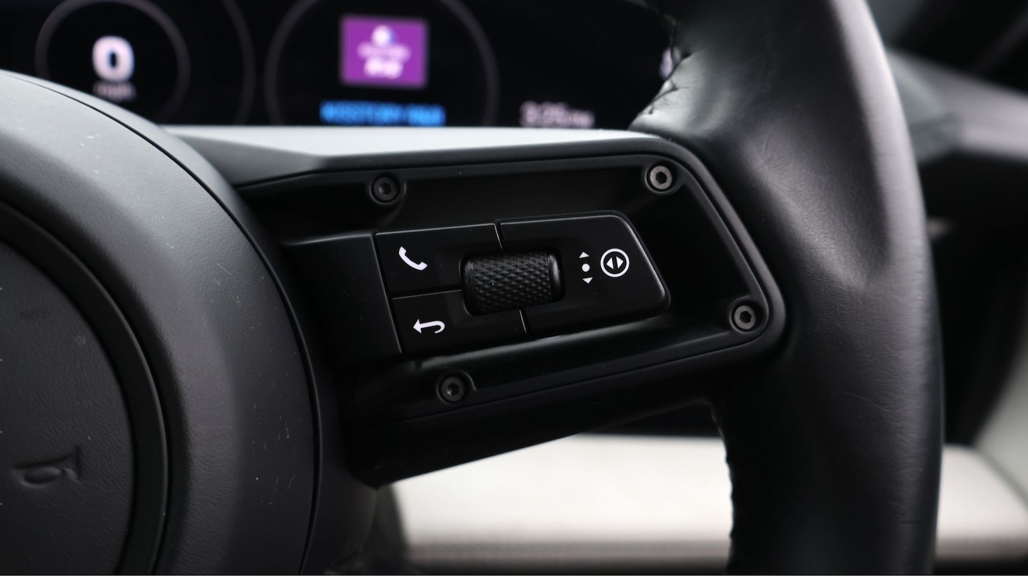 Used Porsche Taycan 2023 for sale - 77536132: Photo 26