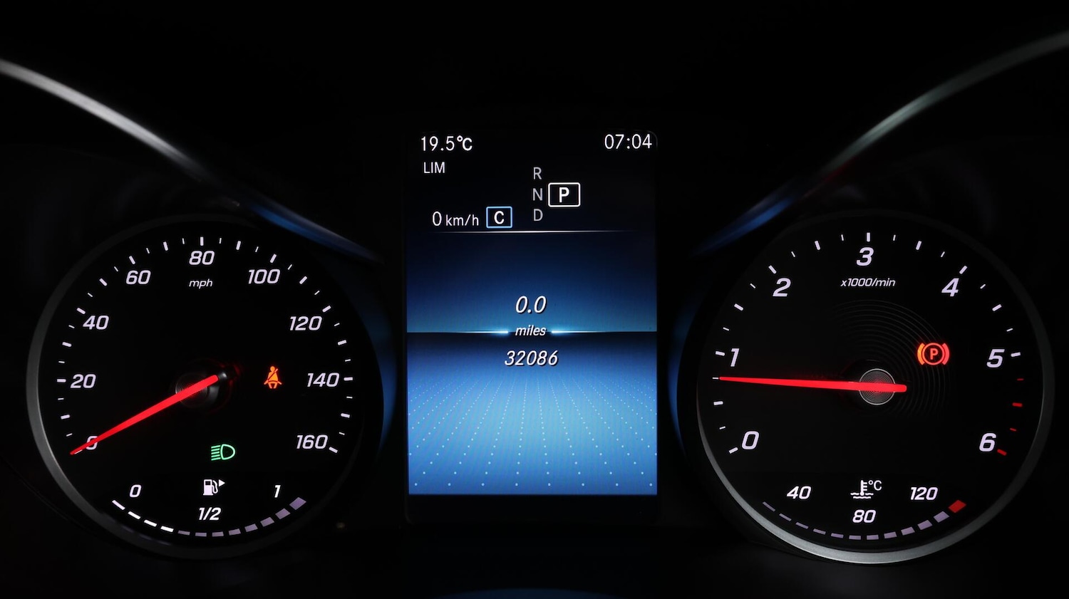 Used Mercedes-Benz GLC 2020 for sale - 76260508: Photo 11