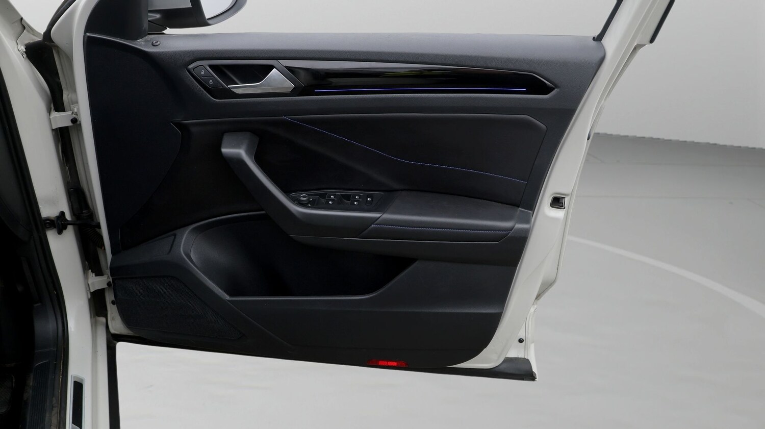 Used Volkswagen T-Roc 2023 for sale - 77491006: Photo 15