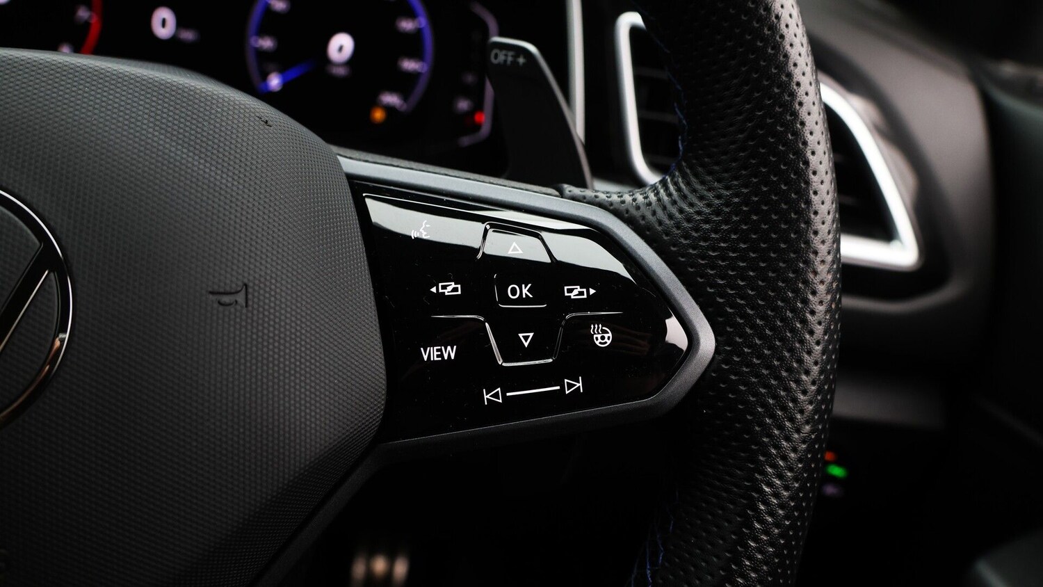 Used Volkswagen T-Roc 2023 for sale - 77491006: Photo 25