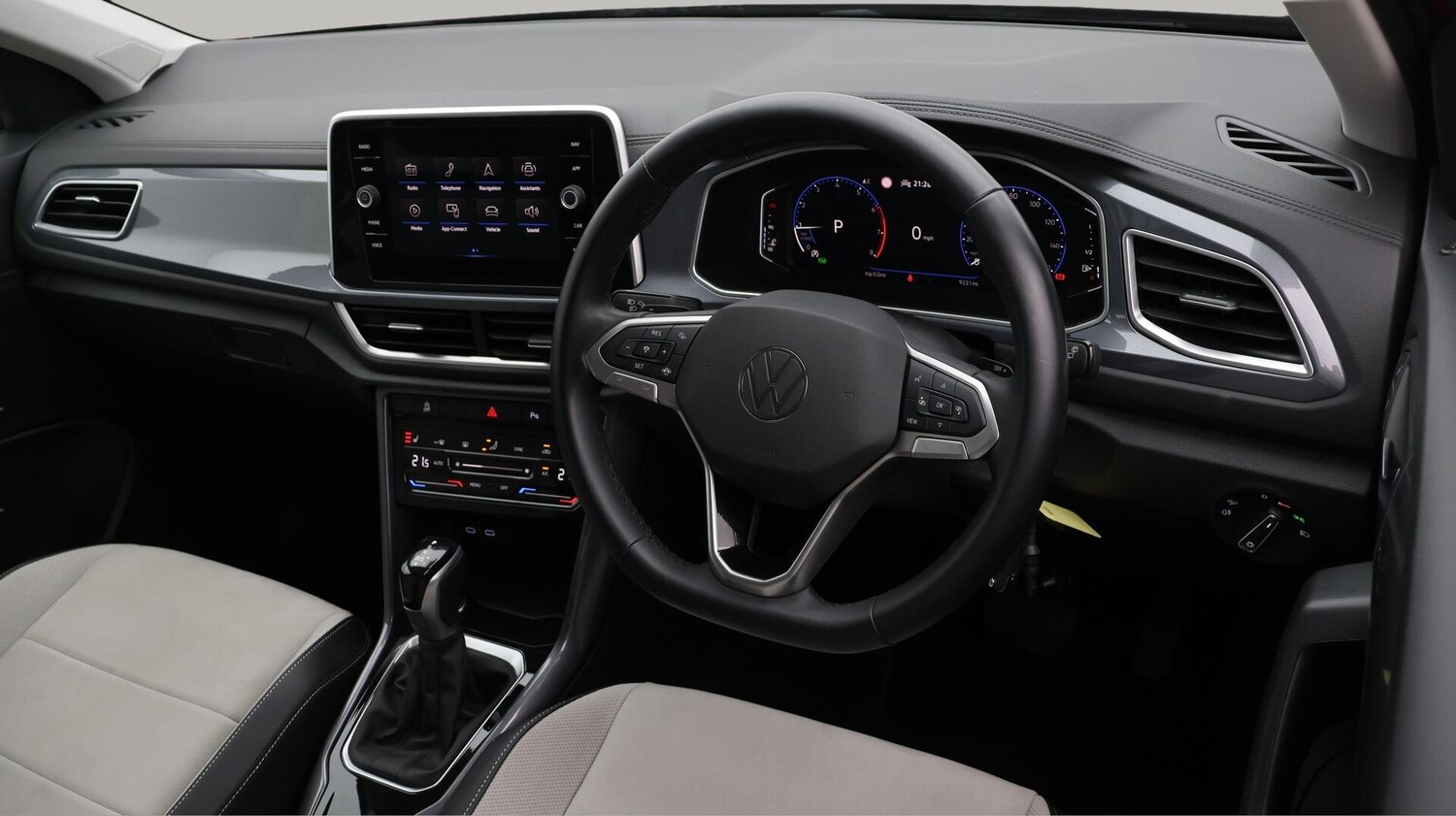 Used Volkswagen T-Roc 2022 for sale - 76742737: Photo 10