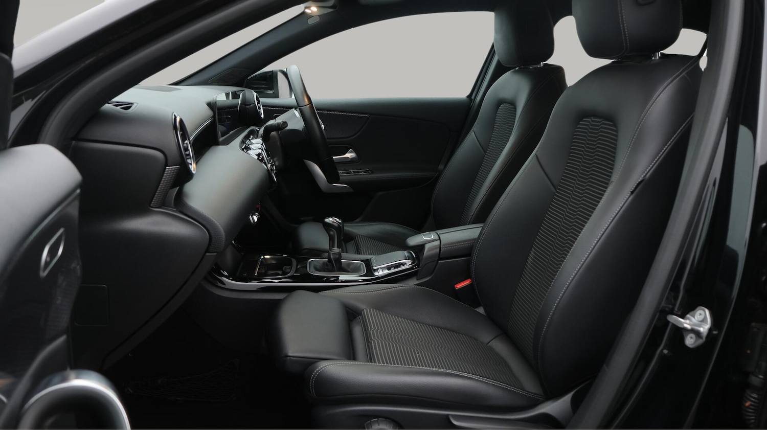 Used Mercedes-Benz A-Class 2019 for sale - 76633548: Photo 15