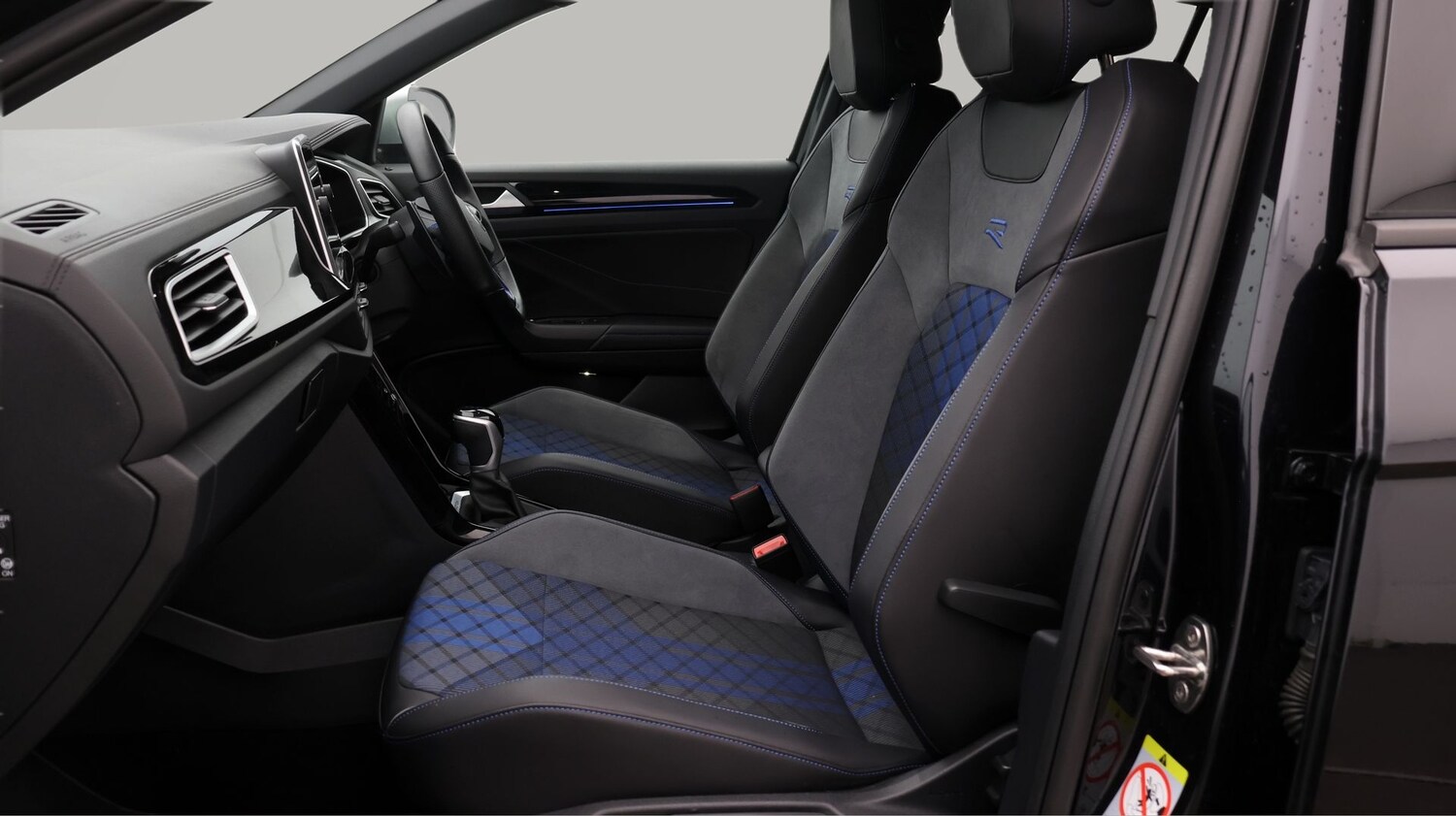 Used Volkswagen T-Roc for sale - 77618506: Photo 14