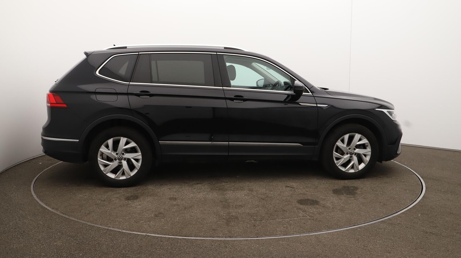 Used Volkswagen Tiguan Allspace 2024 for sale - 76108354: Photo 53