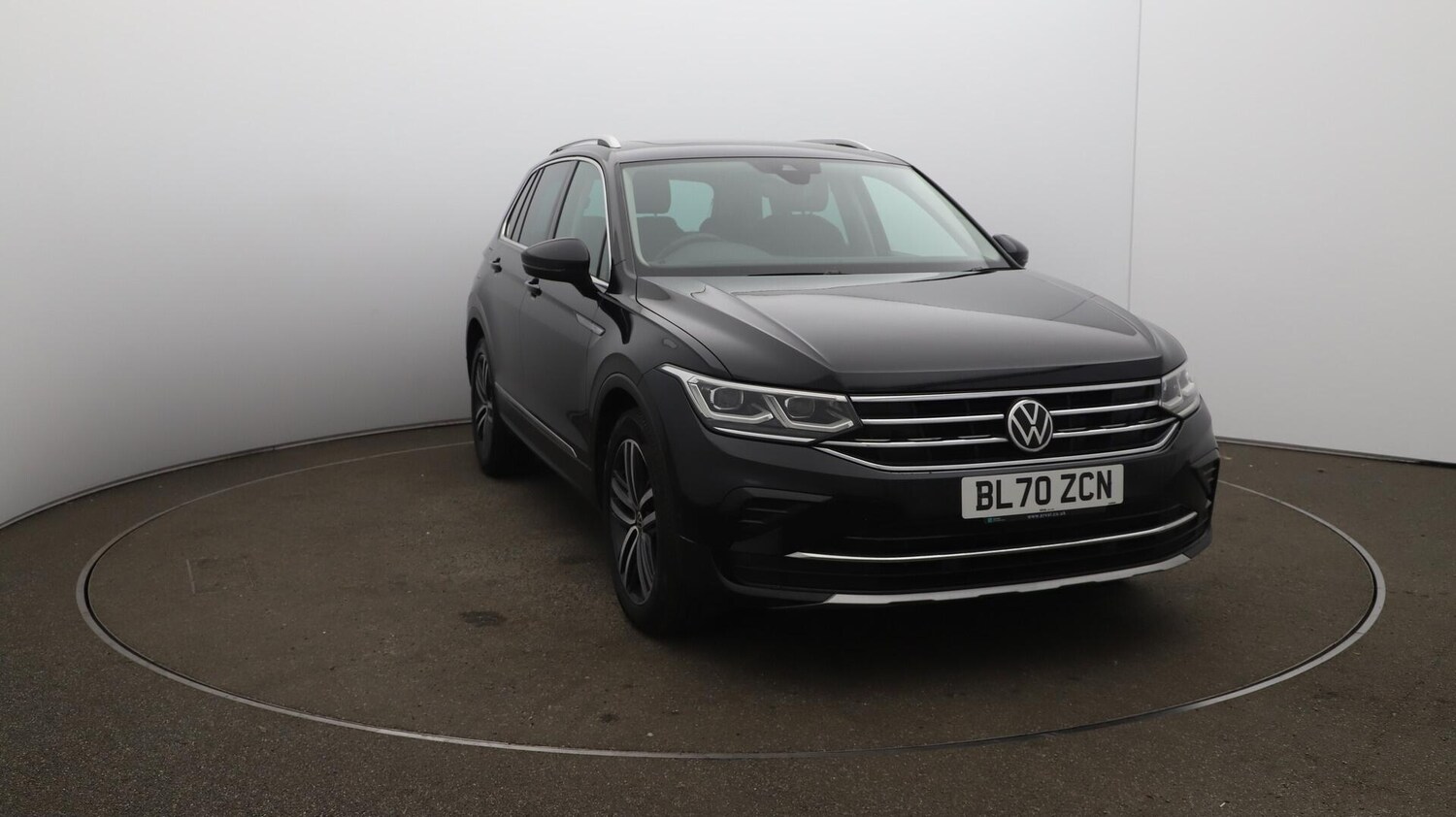 Used Volkswagen Tiguan 2020 for sale - 76043024: Photo 44