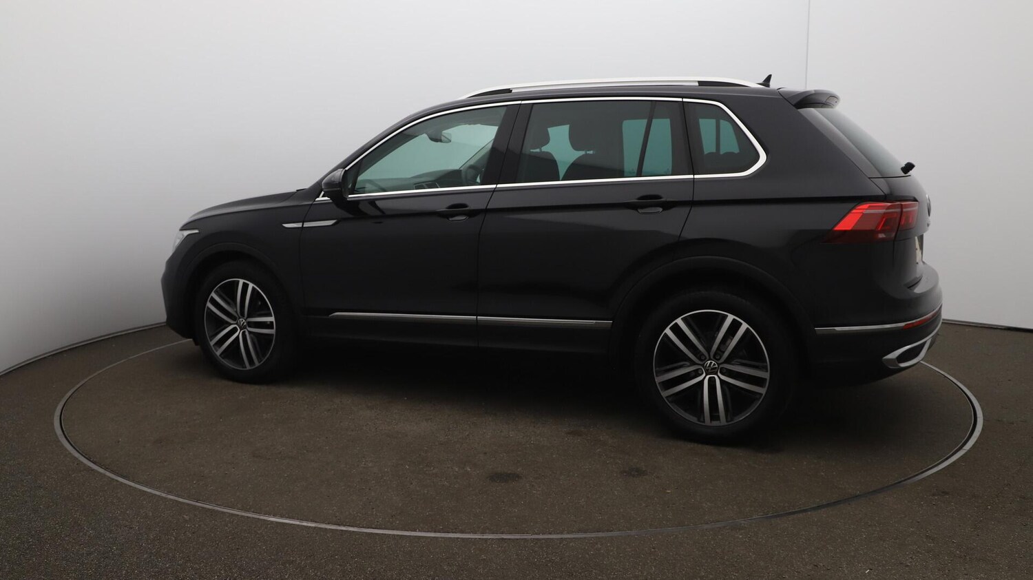 Used Volkswagen Tiguan 2020 for sale - 76043024: Photo 49