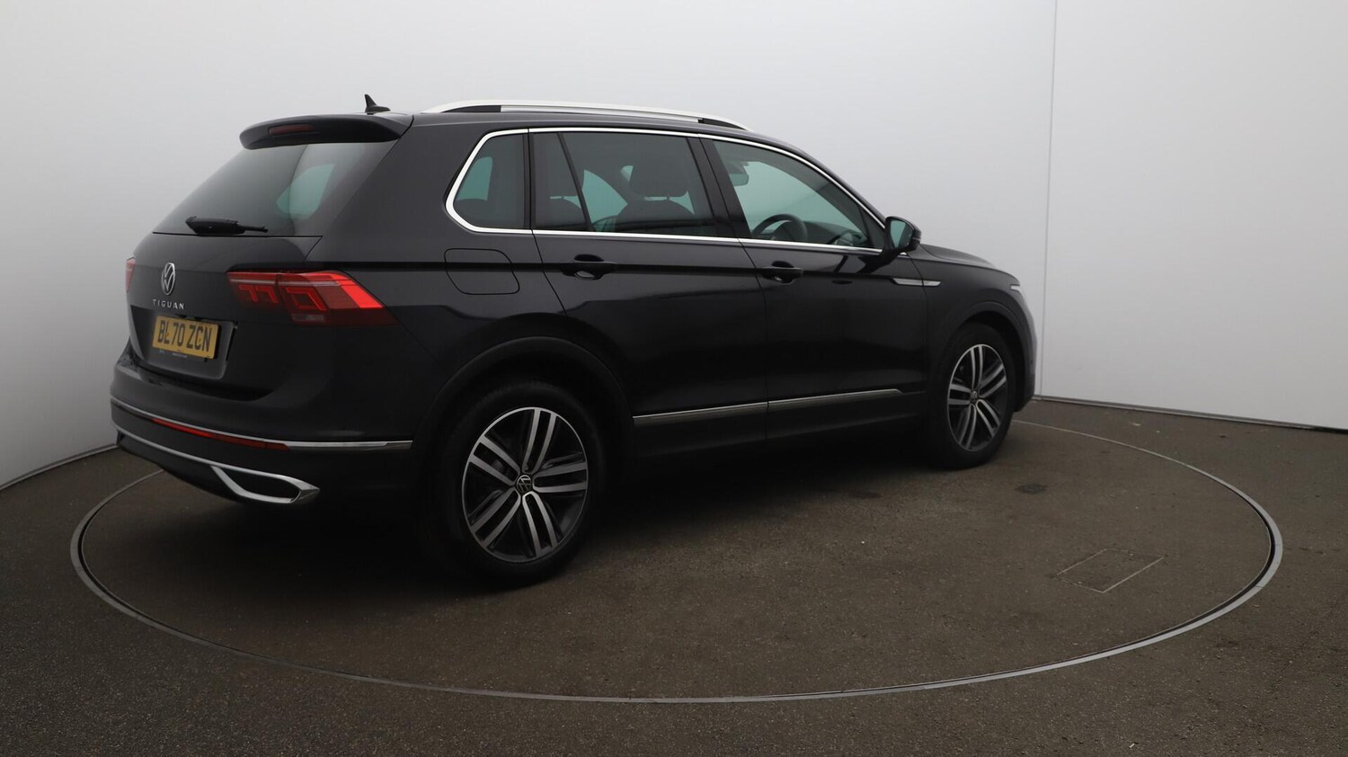 Used Volkswagen Tiguan 2020 for sale - 76043024: Photo 55