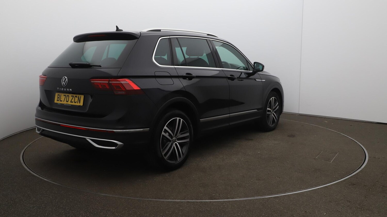 Used Volkswagen Tiguan 2020 for sale - 76043024: Photo 56