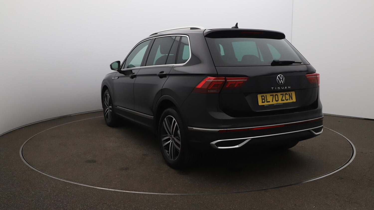 Used Volkswagen Tiguan 2020 for sale - 76043024: Photo 63