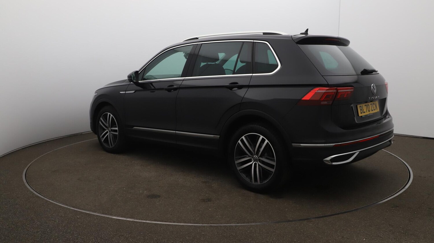 Used Volkswagen Tiguan 2020 for sale - 76043024: Photo 65