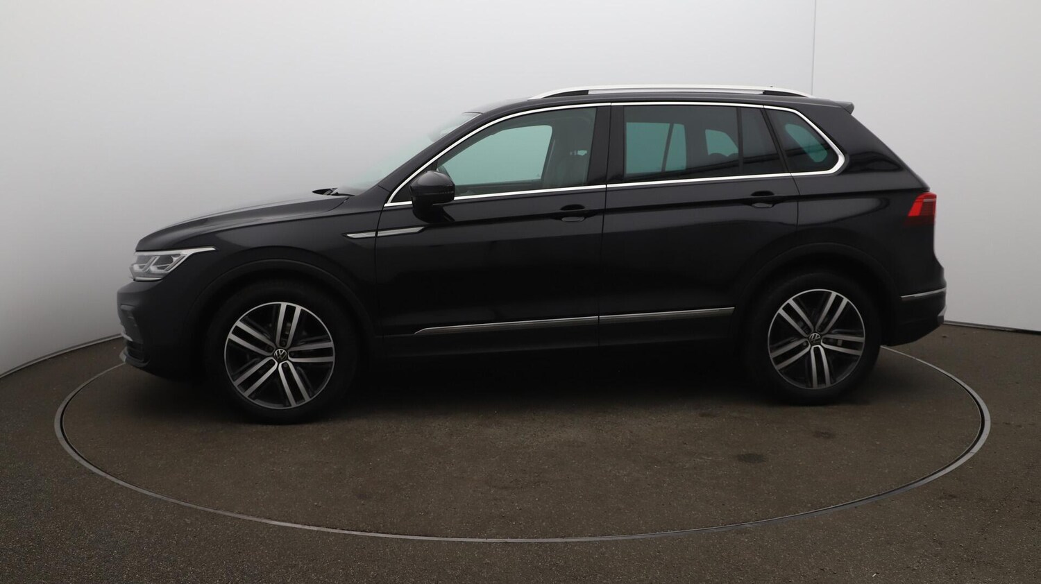 Used Volkswagen Tiguan 2020 for sale - 76043024: Photo 67