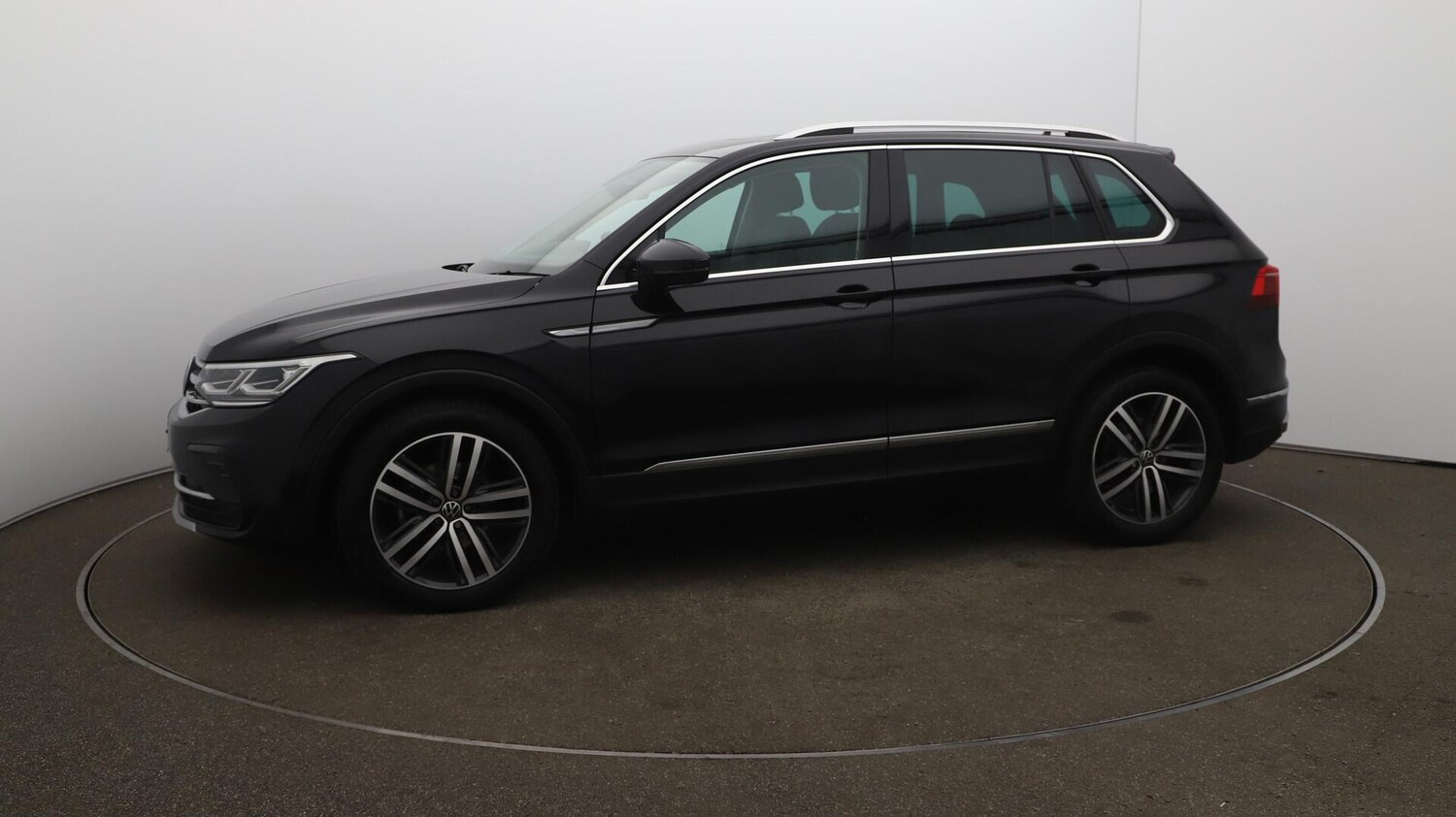 Used Volkswagen Tiguan 2020 for sale - 76043024: Photo 68