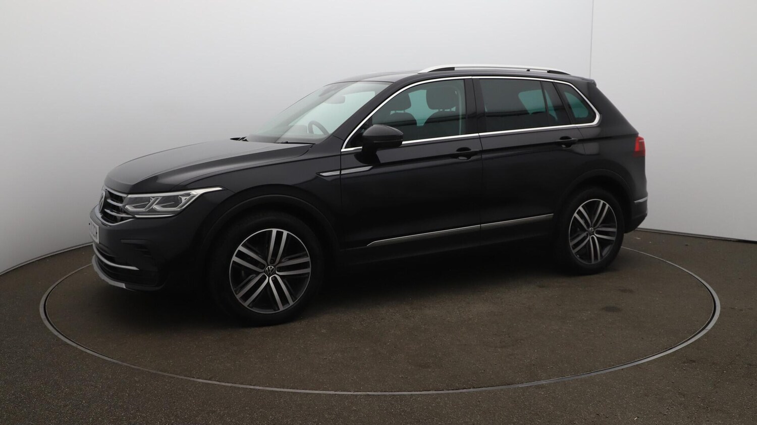 Used Volkswagen Tiguan 2020 for sale - 76043024: Photo 69