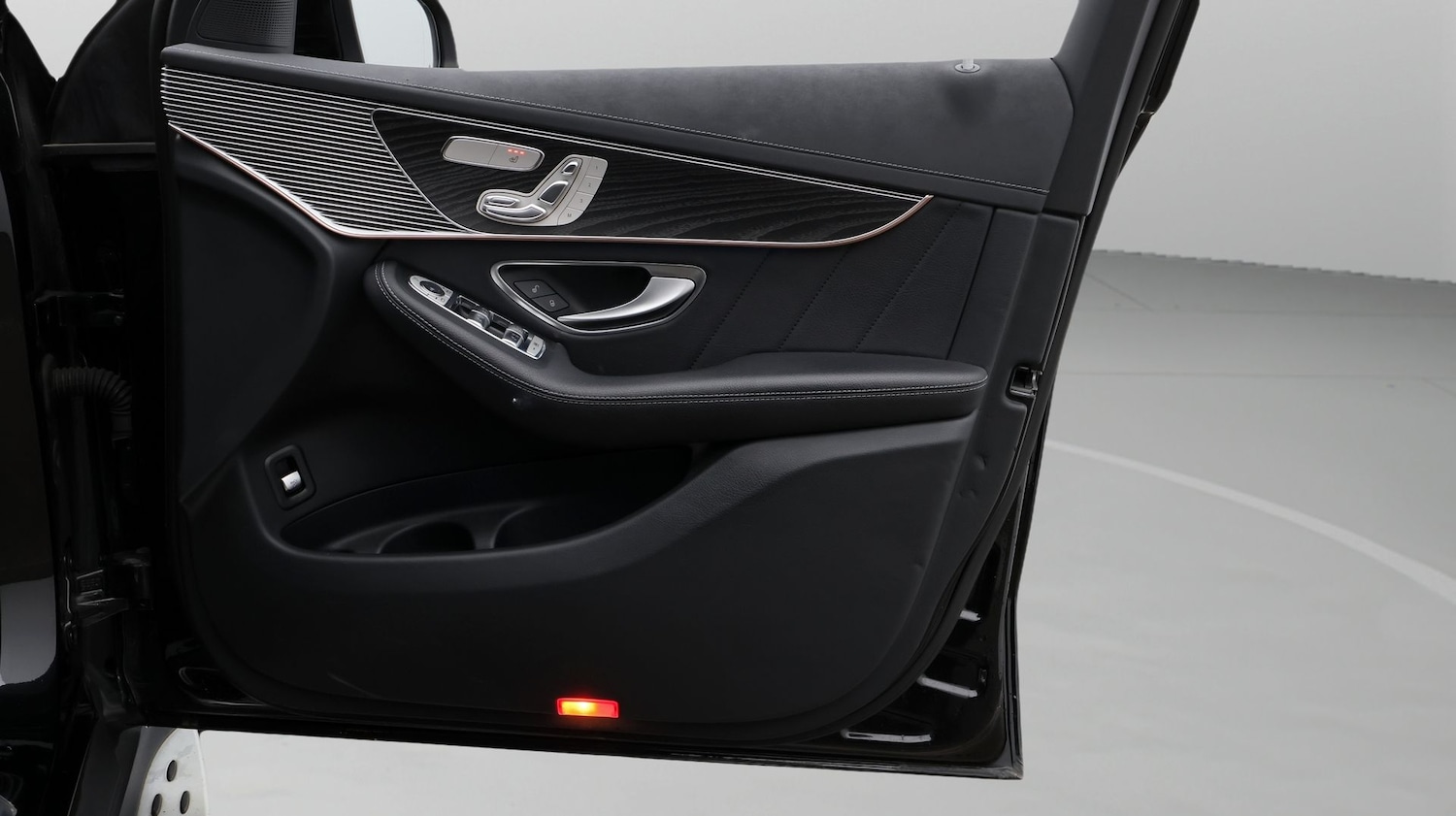 Used Mercedes-Benz EQC 2023 for sale - 77283551: Photo 15