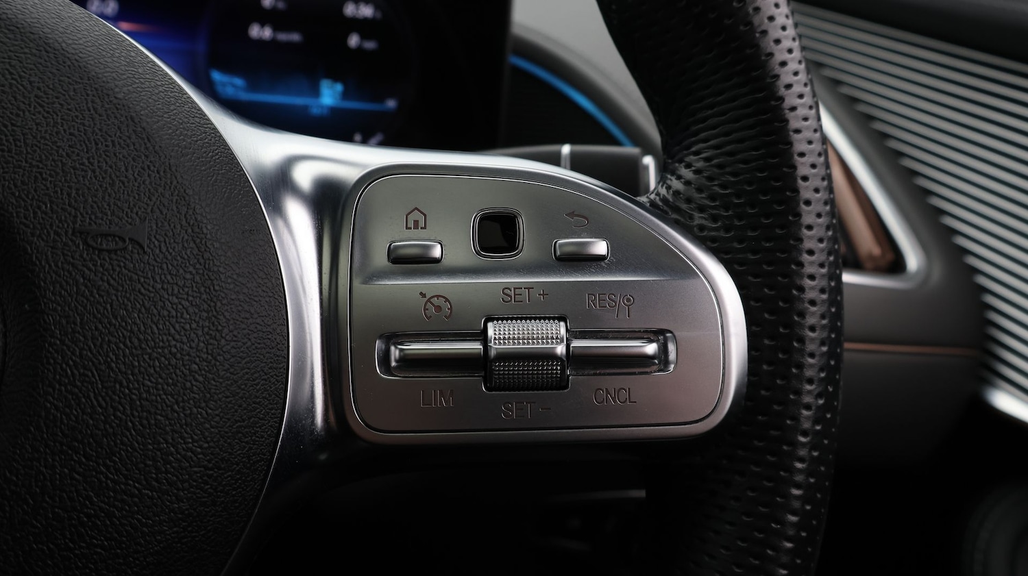 Used Mercedes-Benz EQC 2023 for sale - 77283551: Photo 28