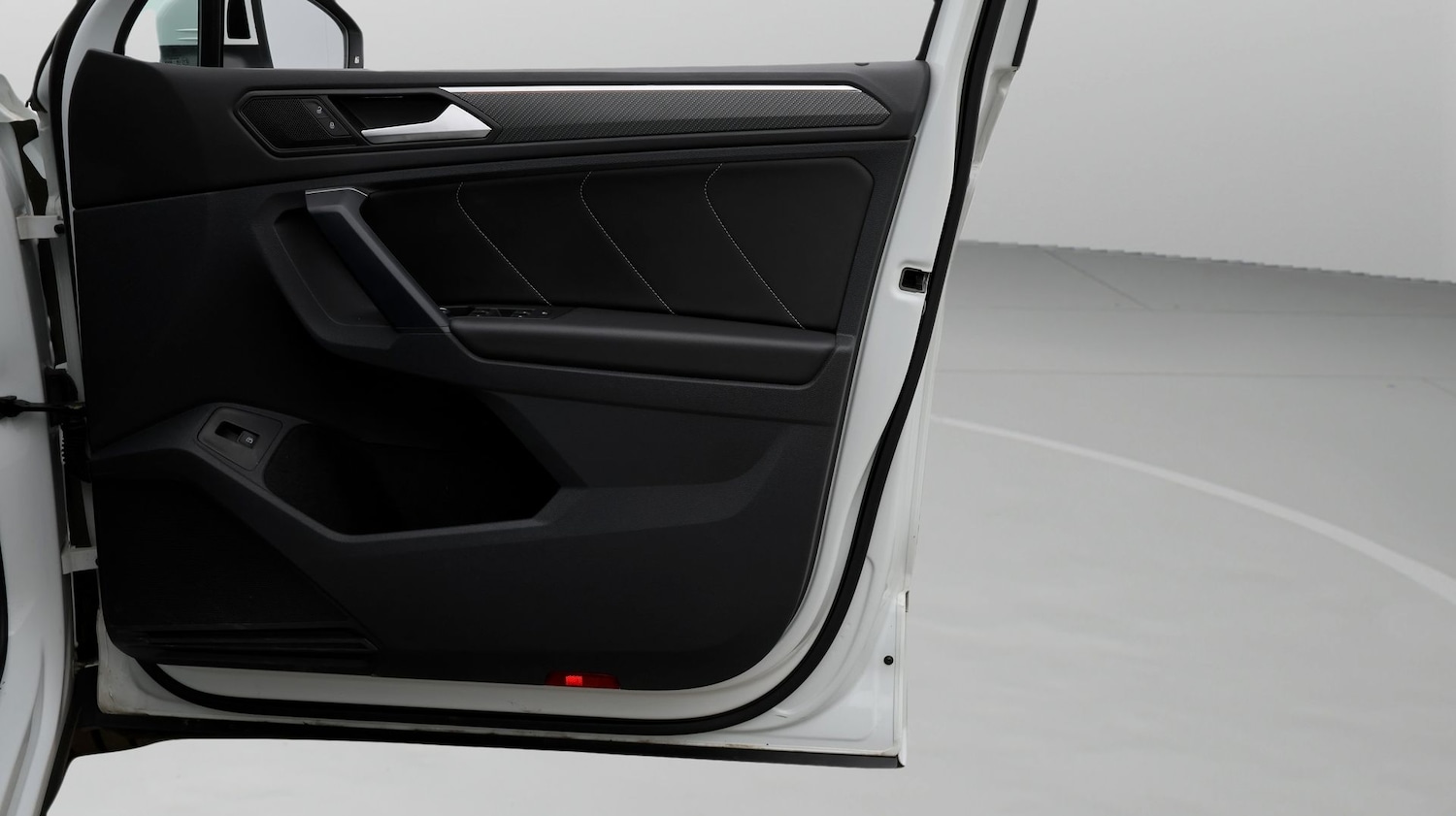 Used Volkswagen Tiguan 2023 for sale - 77845723: Photo 15