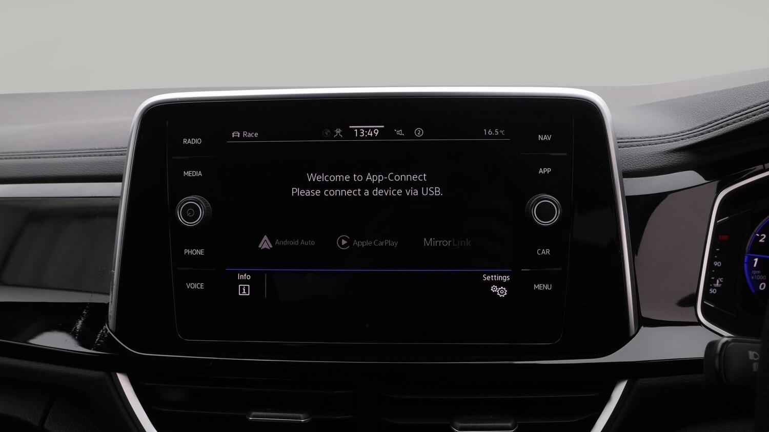 Used Volkswagen T-Roc for sale - 77618614: Photo 22