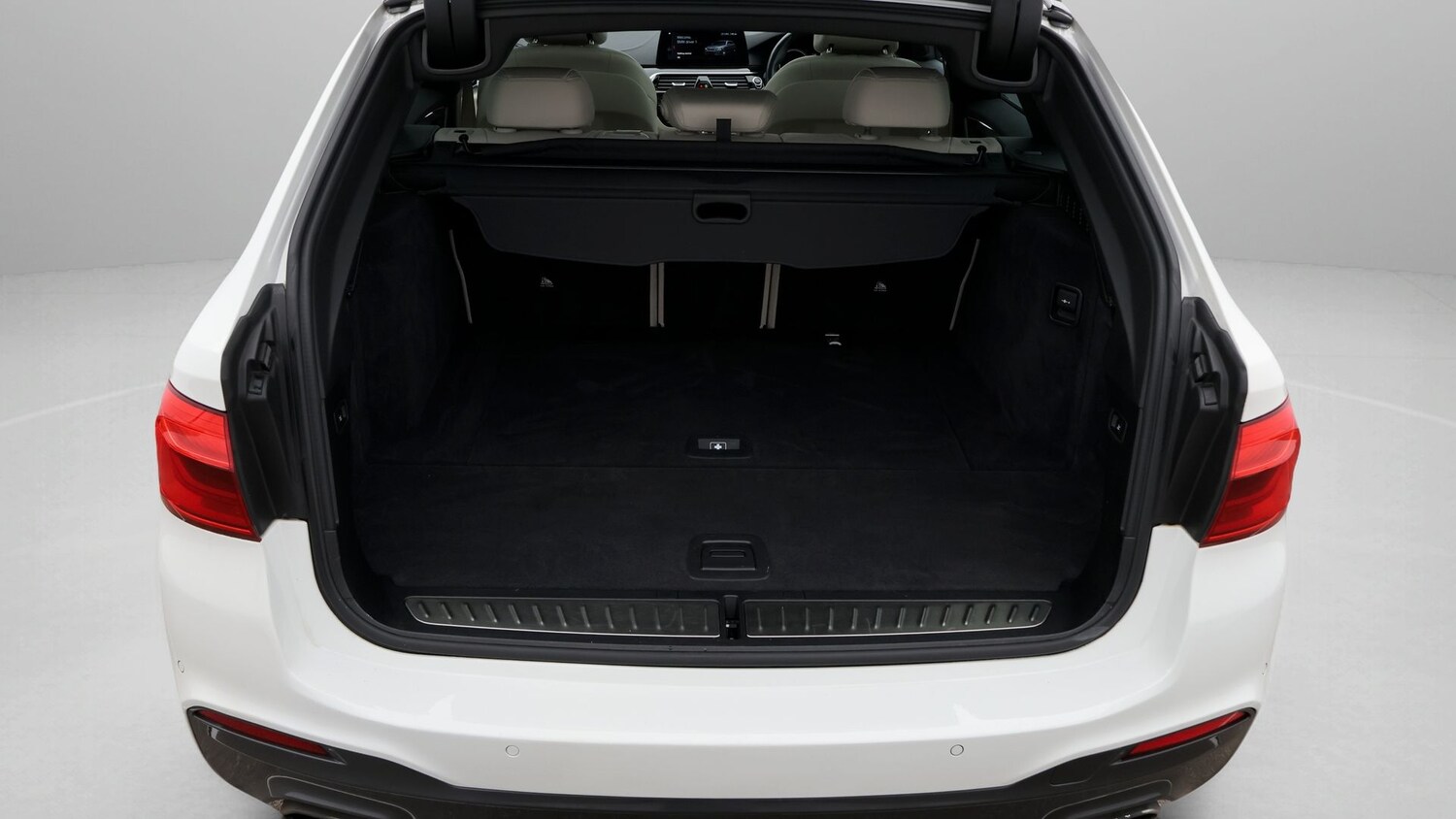 Used BMW 5 Series 2018 for sale - 77931473: Photo 17