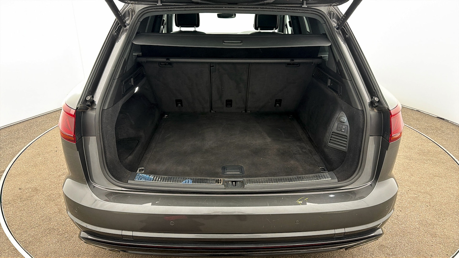 Used Volkswagen Touareg 2022 for sale - 77946278: Photo 16