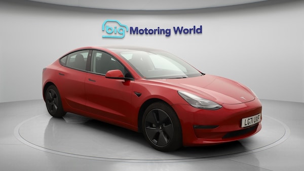 Used Tesla Model 3 2021 for sale - 76336621: Photo 2