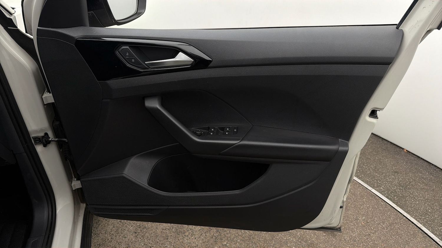 Used Volkswagen T-Cross 2023 for sale - 78109077: Photo 14